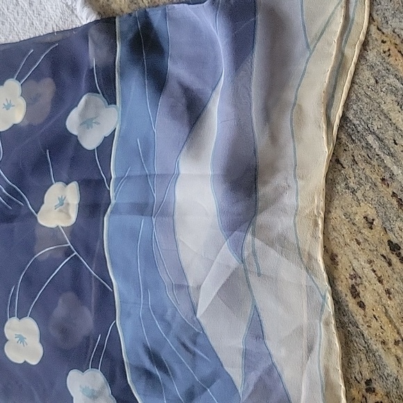 HP!!🎉🎉🎉Halston sheer beautiful scarf - Picture 6 of 8